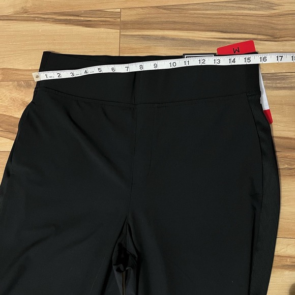 Kirkland Signature Ladies Ankle Pants Sz Medium Black Active Travel Pant - Picture 4 of 8